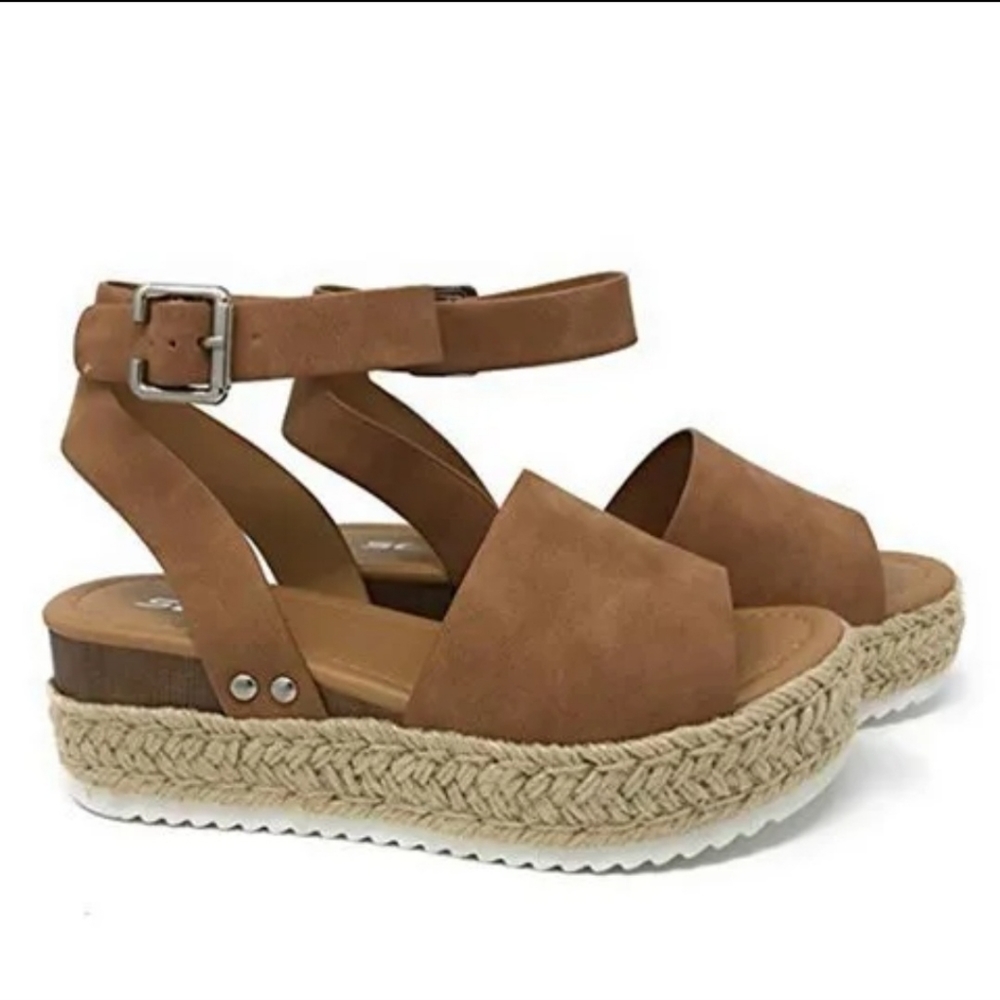 Women Wedge Shoe - Picture 2 of 2